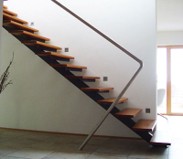 Innenausbau – freitragende Holztreppe